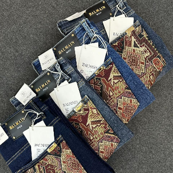 The Essence of Comfort: A Journey with Indigo Essence Jeans | ZERO DEGREE GARMENTS