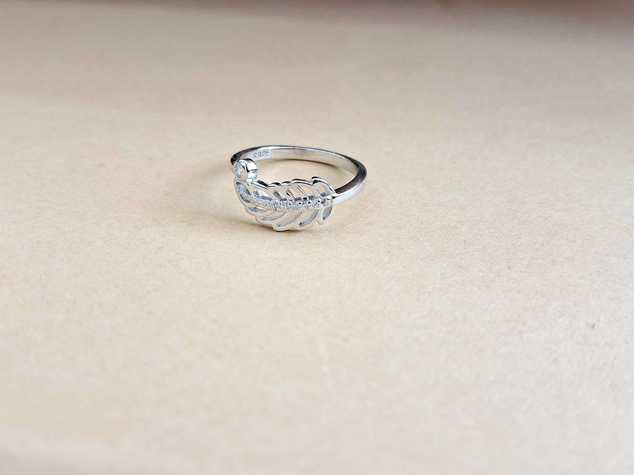 Embrace Nature’s Elegance: The Perfect Silver Leaf Ring for the Modern Indian Woman
