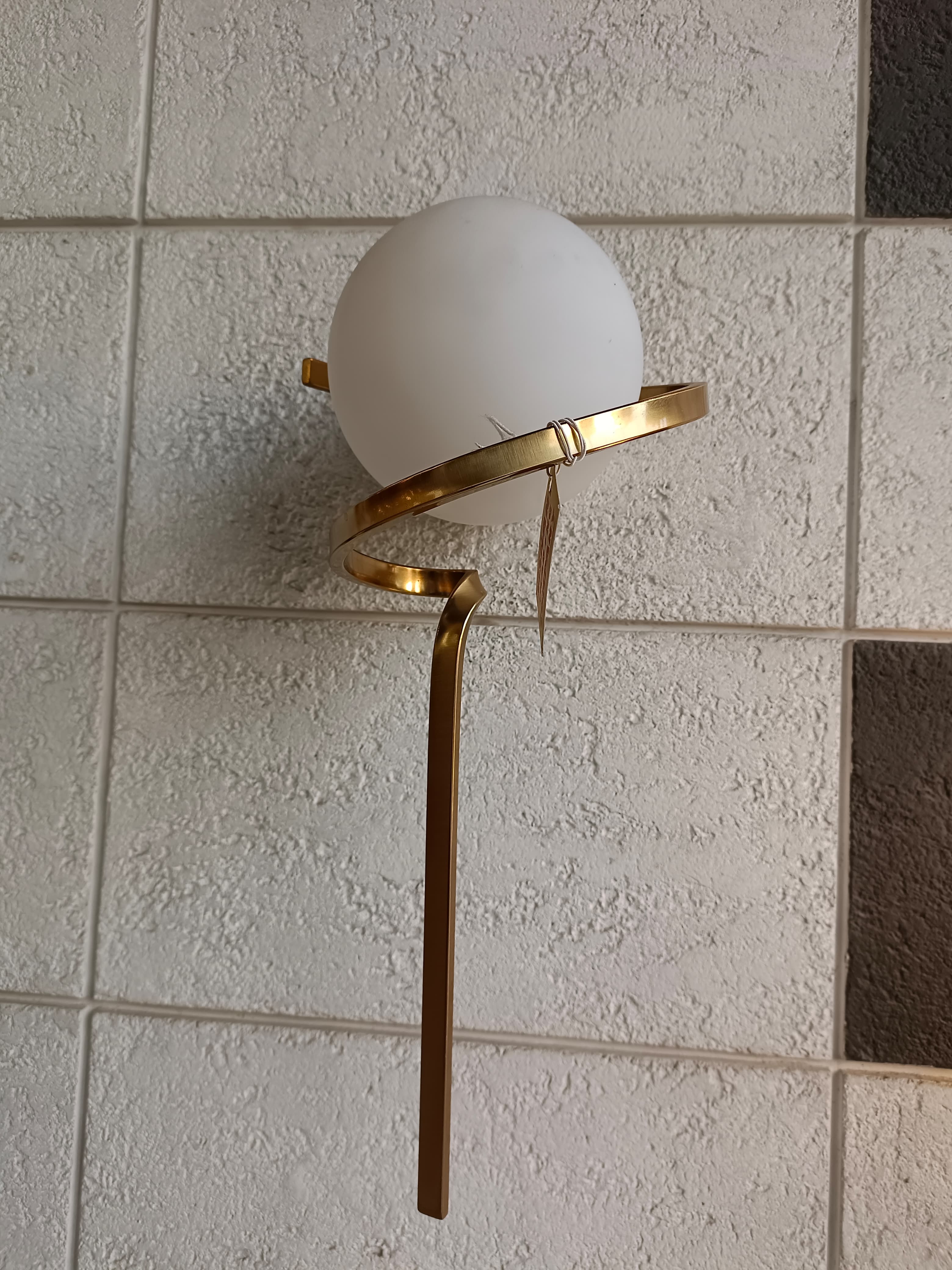 Illuminate Your Home with Timeless Elegance: Discover the Classic Wall Lamp