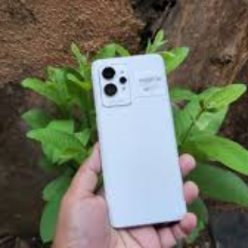 Embracing the Future: How Premium Mobile Phones Transform Lives | Golu Traders
