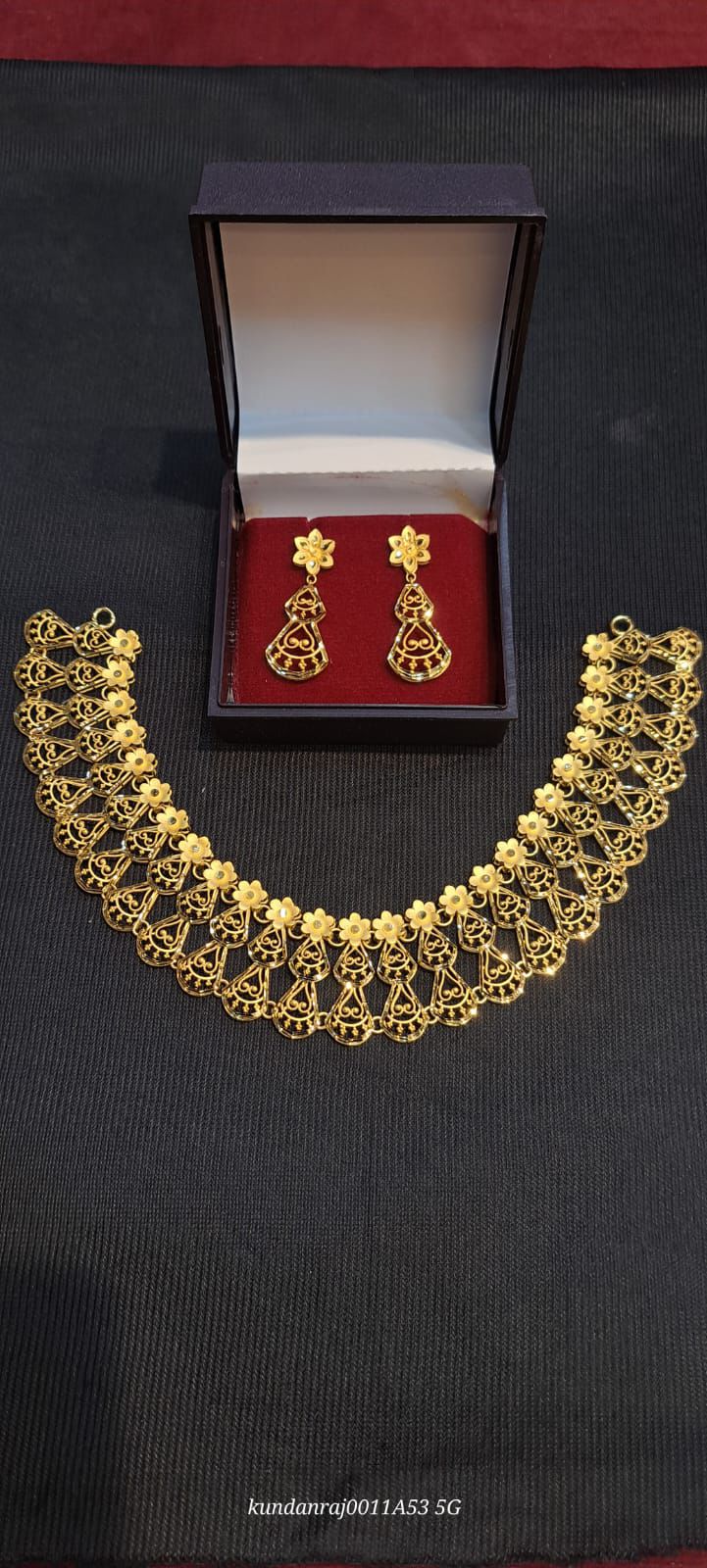 Discover the Timeless Elegance of the Exquisite Gold Necklace