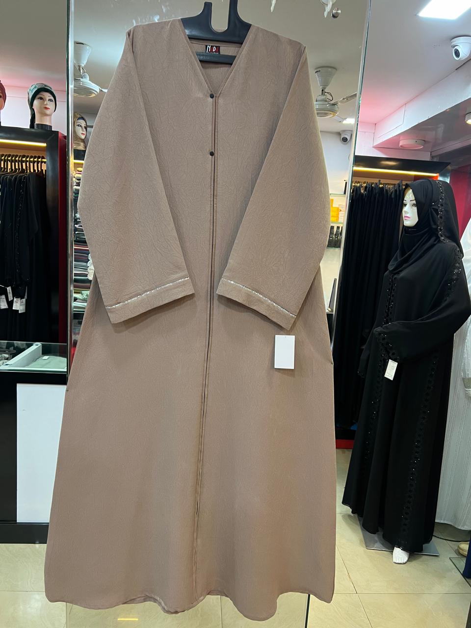 Embrace Elegance and Comfort: The Story of Sakshi and Her Perfect Abaya