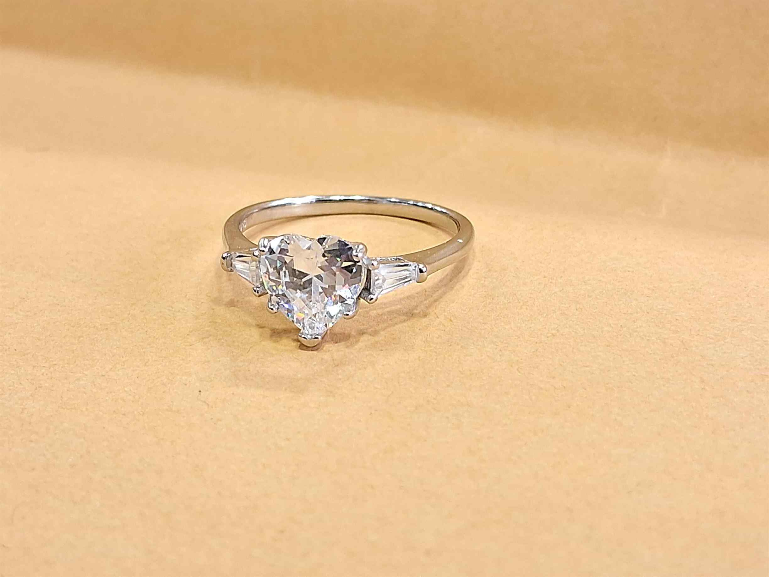 Elevate Your Elegance: Discover the Silver Ring with Diamond Stone
