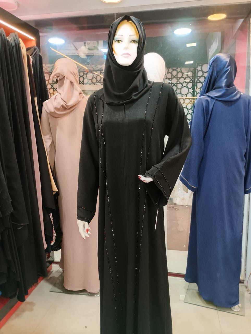 Embrace Elegance with the Imported Crush Material Abaya: A Perfect Blend of Tradition and Modernity