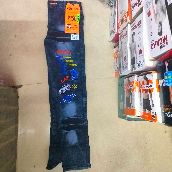 Transform Your Style: The Perfect Jeans for the Modern Indian Woman | PRAVIN HIRALAL VARDEKAR