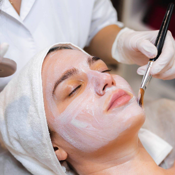 Embrace Radiance: How Aroma Skin Lightening Facial Transformed Shalini's Confidence | S BASHEER