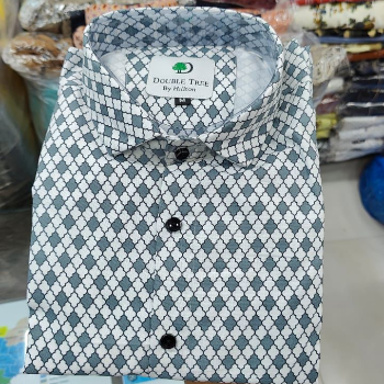 The Tale of the Grey and White Shirt: Bridging Style with Simplicity
