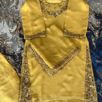 Embrace Elegance: How Sarara Suits Transform Lives | SIS BUTIQUE