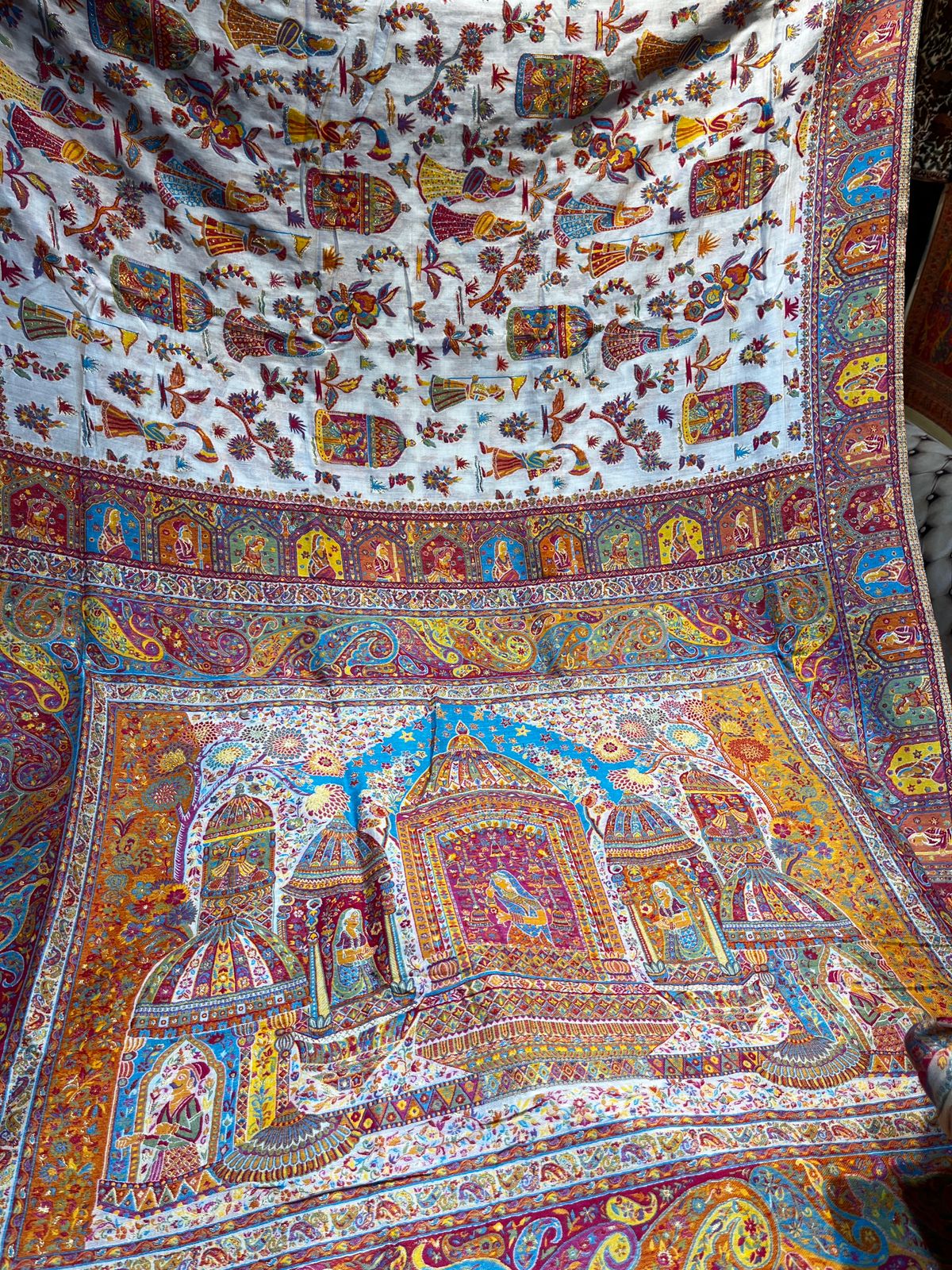Embrace Elegance: The Kashmina Silk Saree's Timeless Charm | KASHMIR HANDLOOM SOCIETY