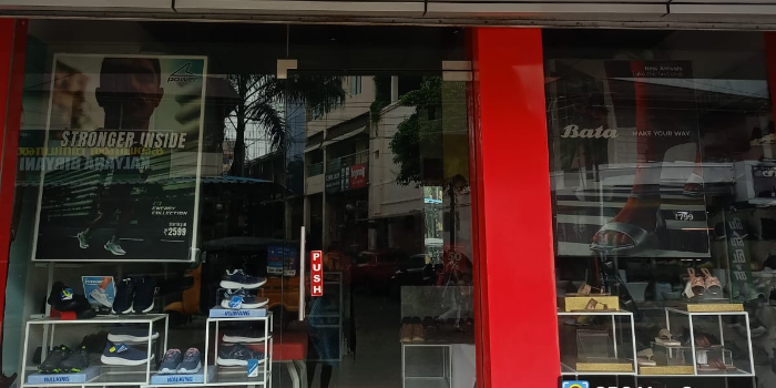 Banner BATA SHOWROOM MADHAVARAM