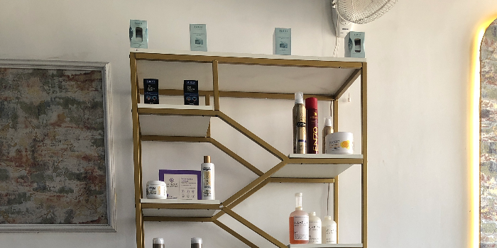 Banner LE CHIC COIFFURE UNISEX SALOON