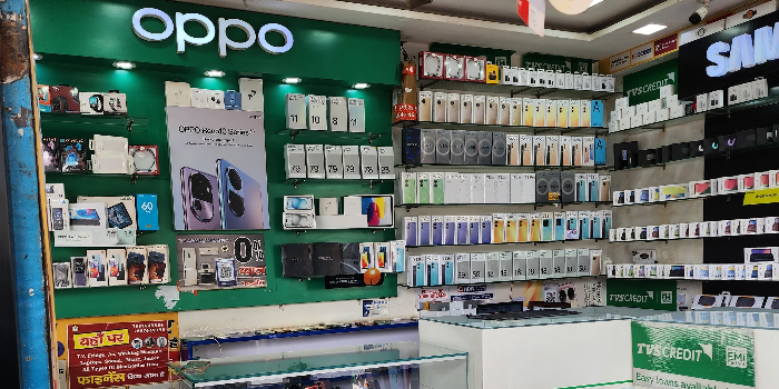 Banner H R COMMUNICATION