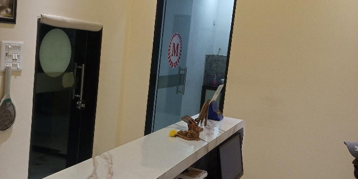 Banner M RESIDENCY AND BANQUET HALL