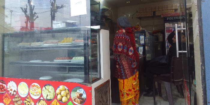 Banner ROYAL BAKERS SWEETS