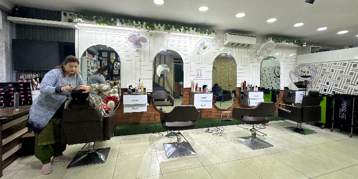 Banner ZIAN HAIR AND BEAUTY SALON