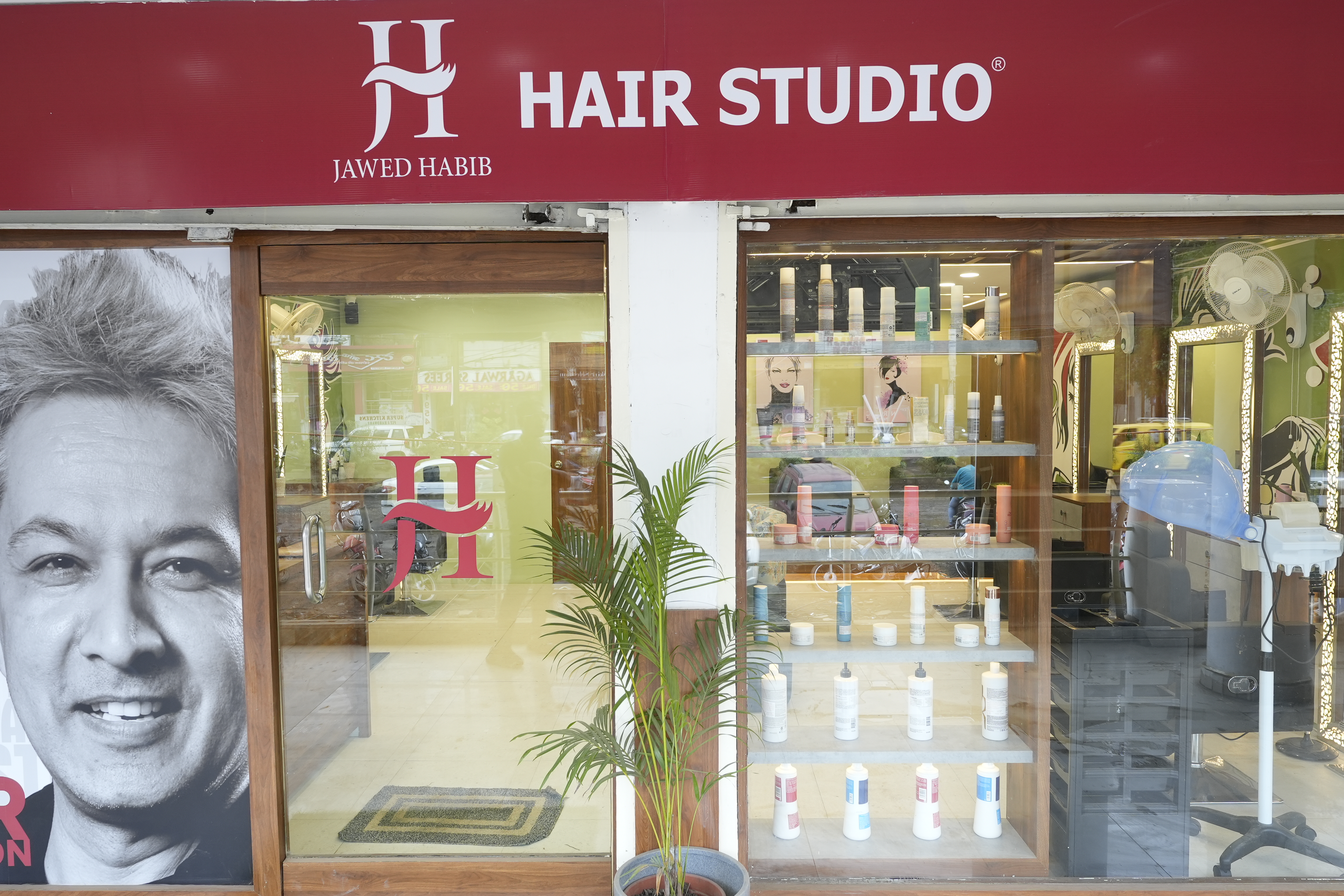 Jawed Habib Hair Studio - JAWED HABIB HAIR STUDIO KOLAR in BHOPAL