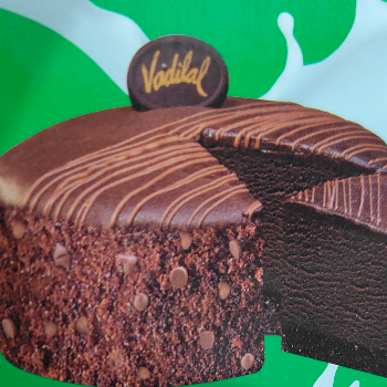 Vadilal icecream cake-https://media.vyaparify.com/vcards/products/108479/product_1735566878.png Image