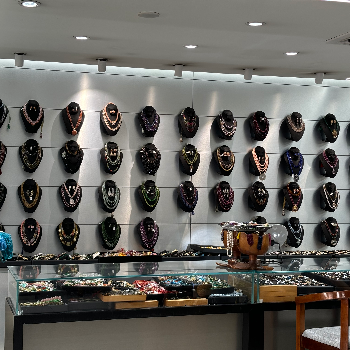 Ornaments-https://media.vyaparify.com/vcards/products/109255/product_1735807816.png Image