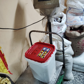 Dry fruits-https://media.vyaparify.com/vcards/products/111718/product_1735997140.png Image