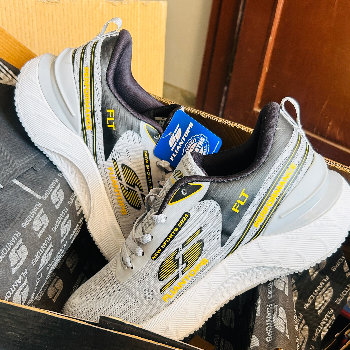 Shoes-https://media.vyaparify.com/vcards/products/116652/product_1736915408_678739d0e1858.png Image