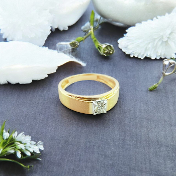 Gold Ring-https://media.vyaparify.com/vcards/products/120064/product_1737530662_67909d264ac7b.png Image