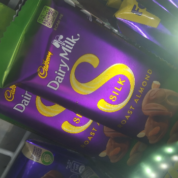 Diary milk silk-https://media.vyaparify.com/vcards/products/120855/product_1737621210_6791feda9edc8.png Image