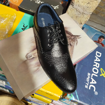 Shoues-https://media.vyaparify.com/vcards/products/121416/product_1737714023_679369673e2fa.png Image