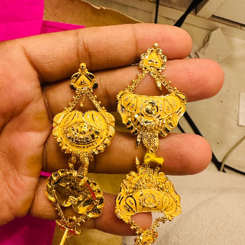 Gold-https://media.vyaparify.com/vcards/products/124215/product_1737965092_67973e242019a.png Image