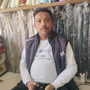 Cloth store-https://media.vyaparify.com/vcards/products/124412/product_1737970750_6797543eb6594.png Image