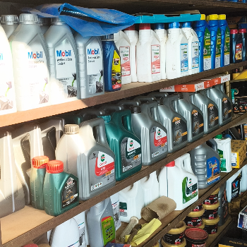 Oil and lubricants-https://media.vyaparify.com/vcards/products/124524/product_1737973038_67975d2ebb2da.png Image