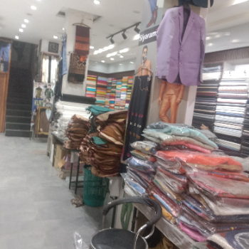 Garments-https://media.vyaparify.com/vcards/products/124546/product_1737973694_67975fbe2baf6.png Image