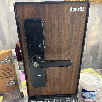 gate lock-https://media.vyaparify.com/vcards/products/124735/product_1737978210_67977162ac41d.png Image