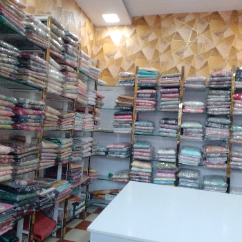 Clothes-https://media.vyaparify.com/vcards/products/124800/product_1737979413_6797761586149.png Image