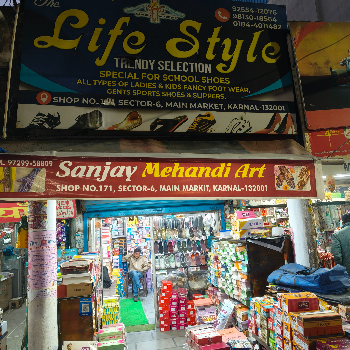 Shoes store-https://media.vyaparify.com/vcards/products/125748/product_1738068699_6798d2db171b8.png Image