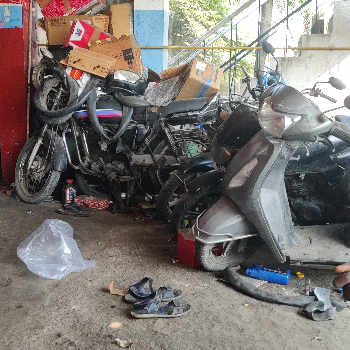 Two wheeler mechanic-https://media.vyaparify.com/vcards/products/126385/product_1738140808_6799ec88d535e.png Image