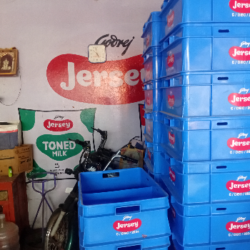 Milk-https://media.vyaparify.com/vcards/products/126840/product_1738149645_679a0f0d2c0e4.png Image