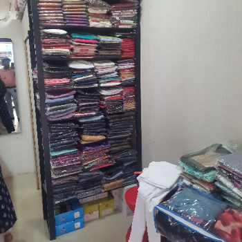 Apparels-https://media.vyaparify.com/vcards/products/126912/product_1738150632_679a12e8ad6a3.png Image