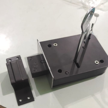 Metro handle with key-https://media.vyaparify.com/vcards/products/127237/product_1738174629_679a70a538261.png Image