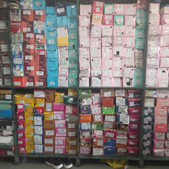 Shoes shop-https://media.vyaparify.com/vcards/products/127390/product_1738221954_679b2982508b7.png Image
