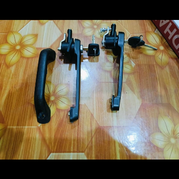 Metro handle with key-https://media.vyaparify.com/vcards/products/127815/product_1738242497_679b79c1cd26b.png Image