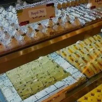 Restaurants-https://media.vyaparify.com/vcards/products/127950/product_1738252894_679ba25e50af7.png Image