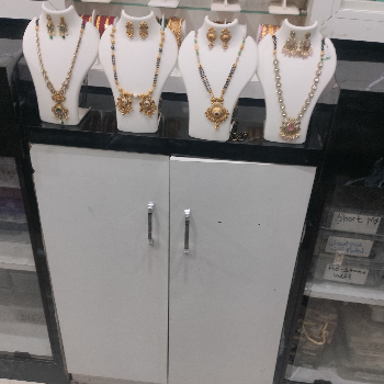 Jewllers-https://media.vyaparify.com/vcards/products/132594/product_1738651078_67a1b5c6a80ff.png Image