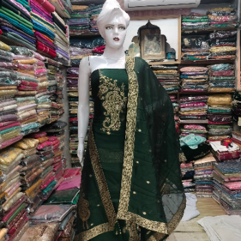 Party' wear-https://media.vyaparify.com/vcards/products/133079/product_1738846158_67a4afce33590.png Image