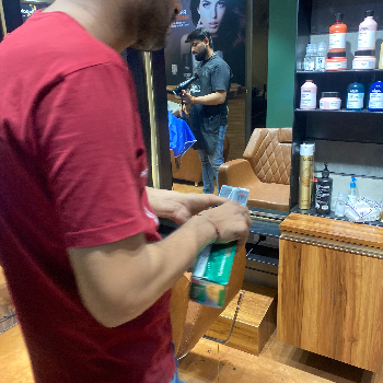 Saloon-https://media.vyaparify.com/vcards/products/133121/product_1738849242_67a4bbda0cea4.png Image