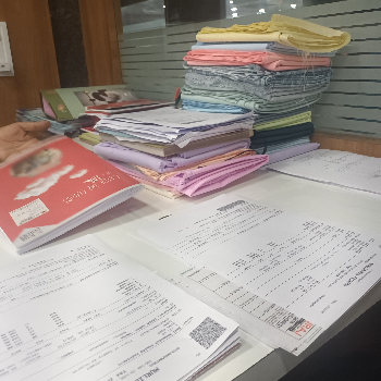 Clothes-https://media.vyaparify.com/vcards/products/133894/product_1738934215_67a607c750f03.png Image