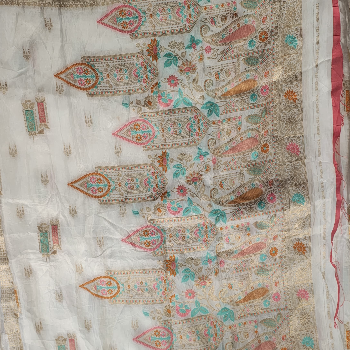 BANARASI SAREES AND FANCY SUITS-https://media.vyaparify.com/vcards/products/136824/product_1739169729_67a99fc1a0005.png Image