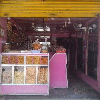 HOT CHIPS-https://media.vyaparify.com/vcards/products/139380/product_1739429580_67ad96cc90ec9.png Image