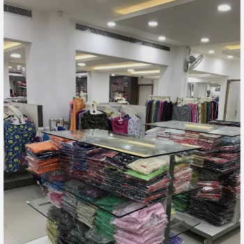 Apparels-https://media.vyaparify.com/vcards/products/139663/product_1739446052_67add7241654e.png Image