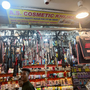 Cosmatic-https://media.vyaparify.com/vcards/products/141131/product_1739542044_67af4e1c73a71.png Image