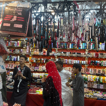 Cosmatic-https://media.vyaparify.com/vcards/products/141132/product_1739542044_67af4e1c9236b.png Image